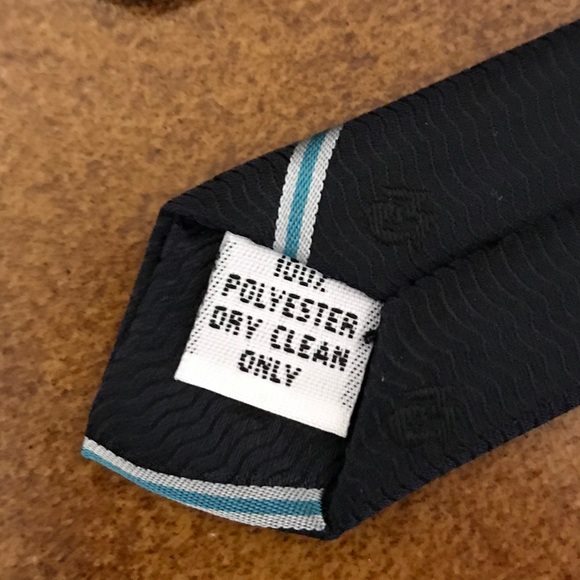 Murphy & Hartelius vintage Navy w/thin stripes tie - Picture 4 of 5